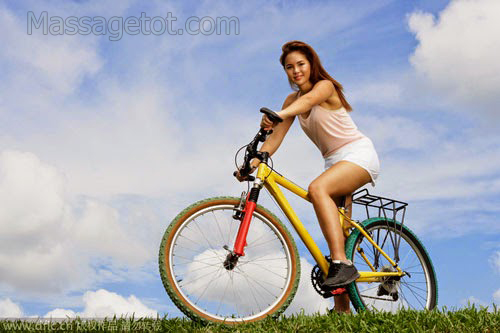 đạp xe rèn luyện cơ thể